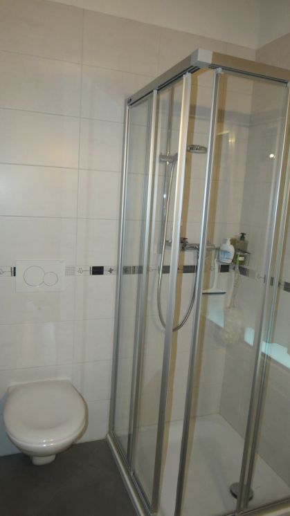 Salle de douche  l'tage